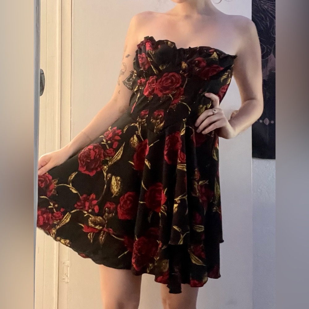 SHEIN Red and Green Pleated Strapless Sundress for Prom